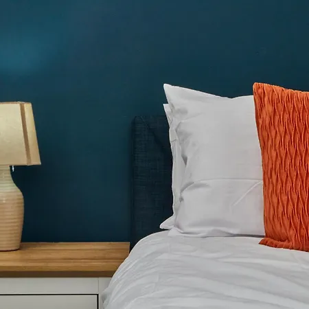 度假居 3 Bedroom Near Seafront 雷德卡