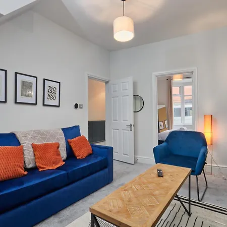 3 Bedroom Near Seafront * 雷德卡