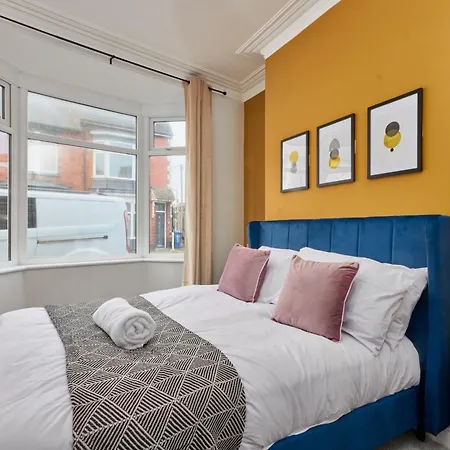 3 Bedroom Near Seafront *