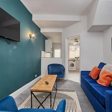 Vakantiehuis 3 Bedroom Near Seafront *